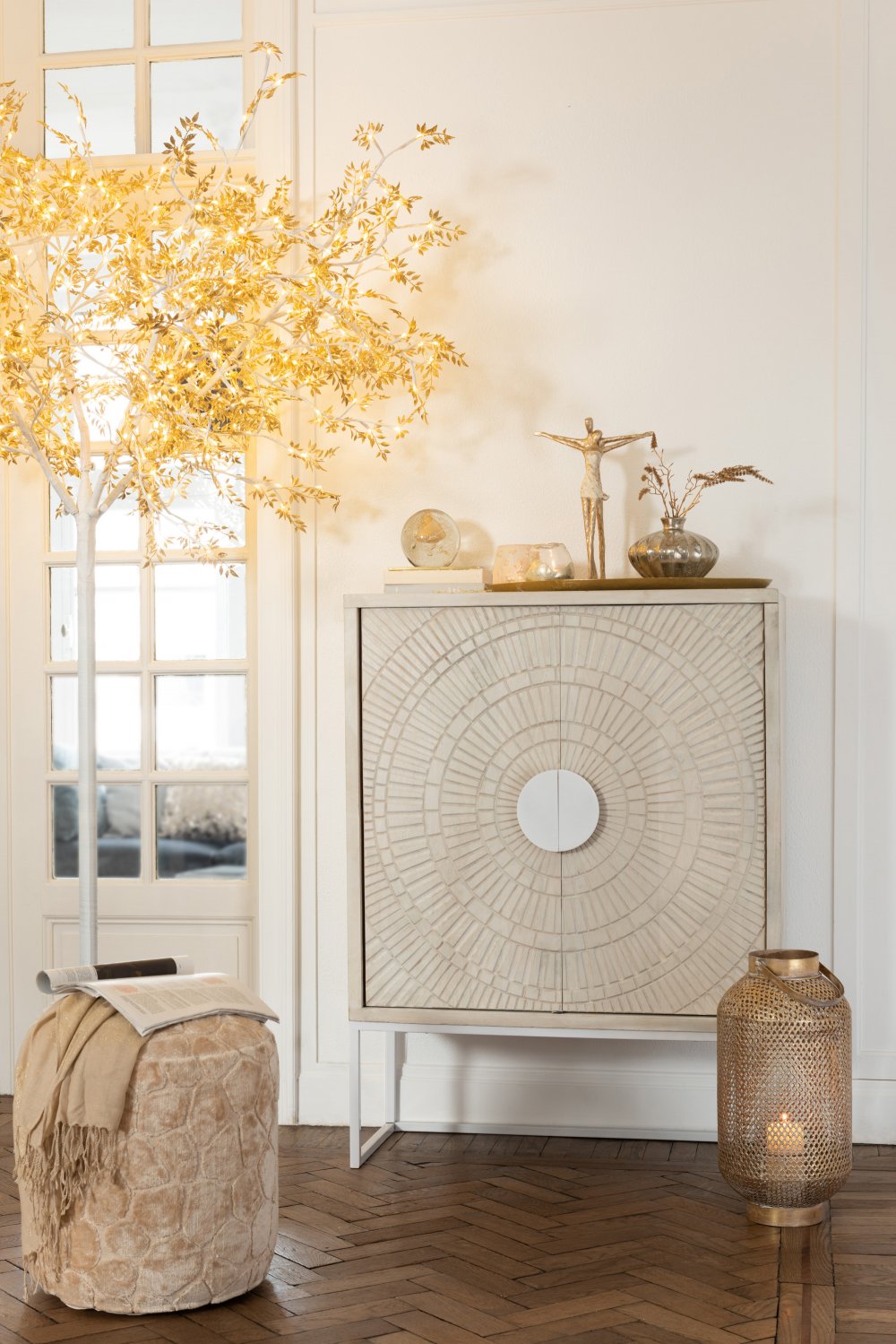 Buffet 2 portes NIRA en bois de manguier beige piètement métal doré 